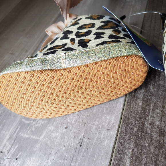 NWT Valen Sina Baby Girl Size 1 Walking Shoes Casual Soft Sneakers with Bows - Picture 11 of 16